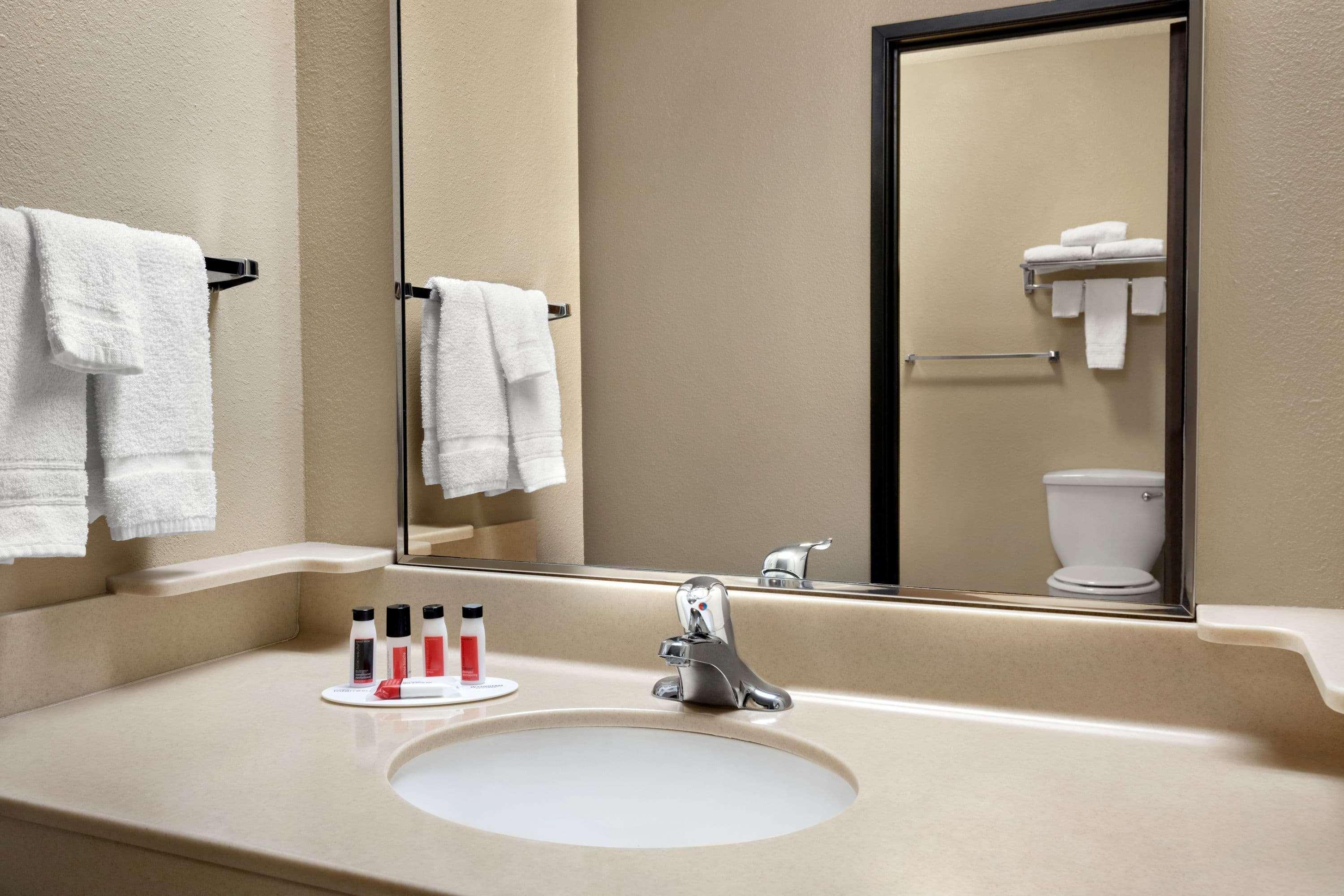 Baymont By Wyndham Sioux Falls North,I-29,Russell St, Airport Exterior photo
