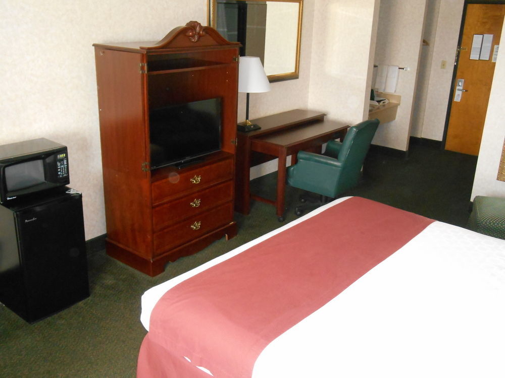 Baymont By Wyndham Sioux Falls North,I-29,Russell St, Airport Exterior photo