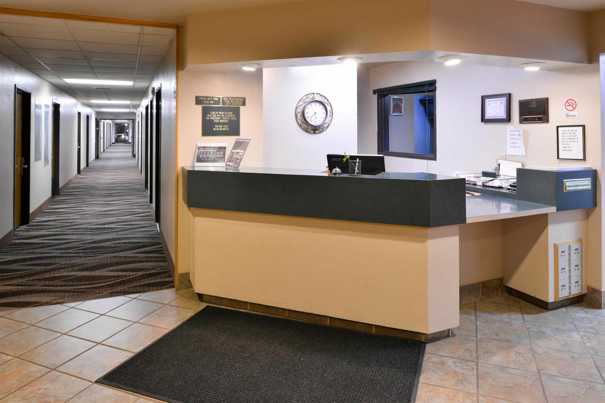 Baymont By Wyndham Sioux Falls North,I-29,Russell St, Airport Exterior photo