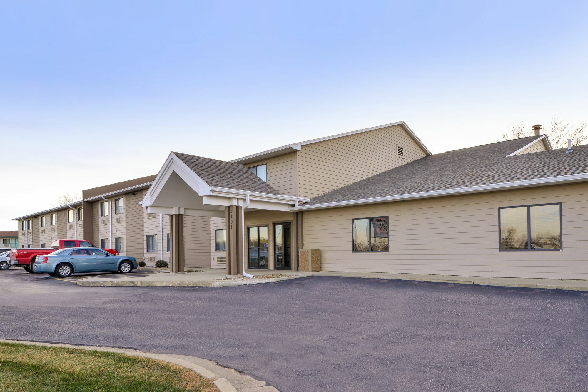 Baymont By Wyndham Sioux Falls North,I-29,Russell St, Airport Exterior photo