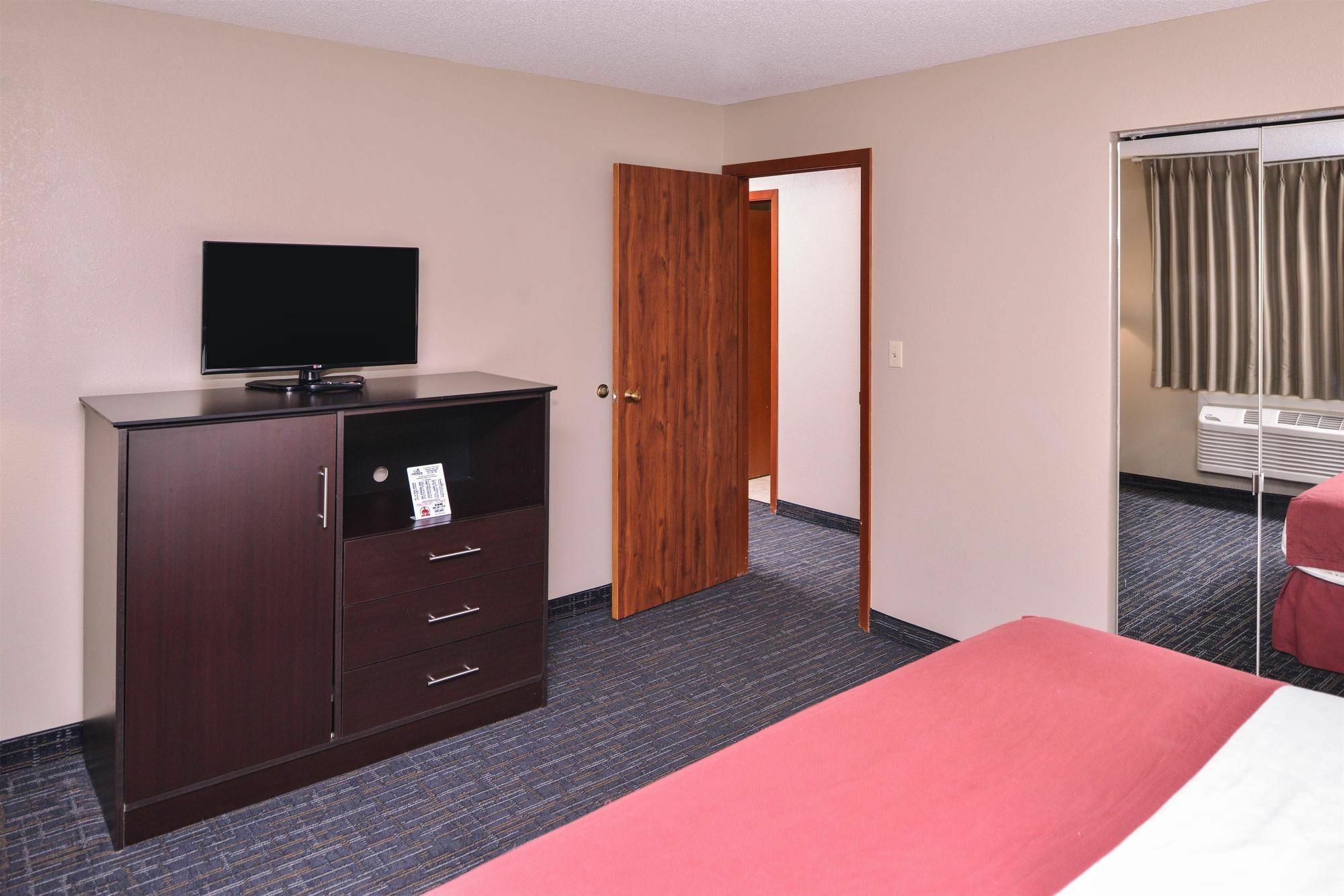 Baymont By Wyndham Sioux Falls North,I-29,Russell St, Airport Exterior photo