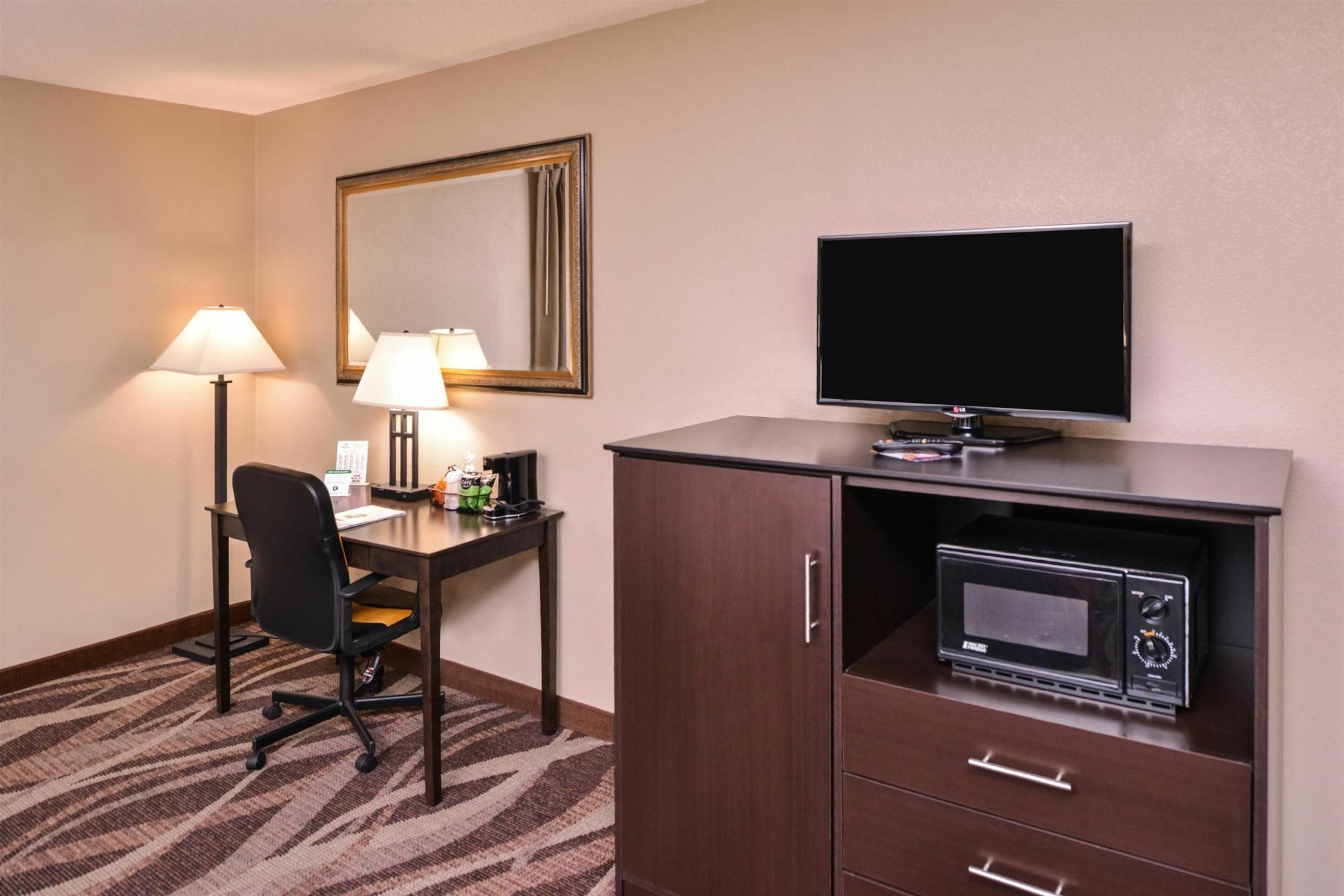 Baymont By Wyndham Sioux Falls North,I-29,Russell St, Airport Exterior photo