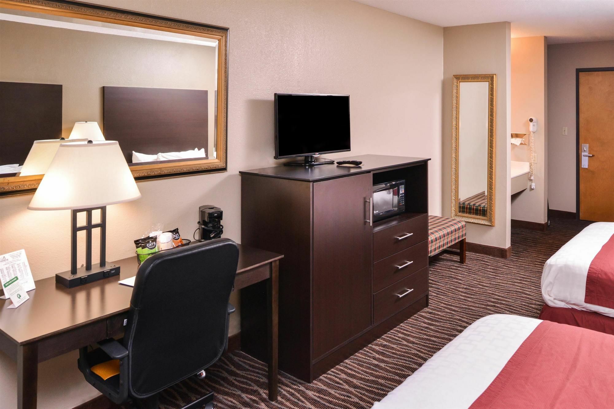 Baymont By Wyndham Sioux Falls North,I-29,Russell St, Airport Exterior photo